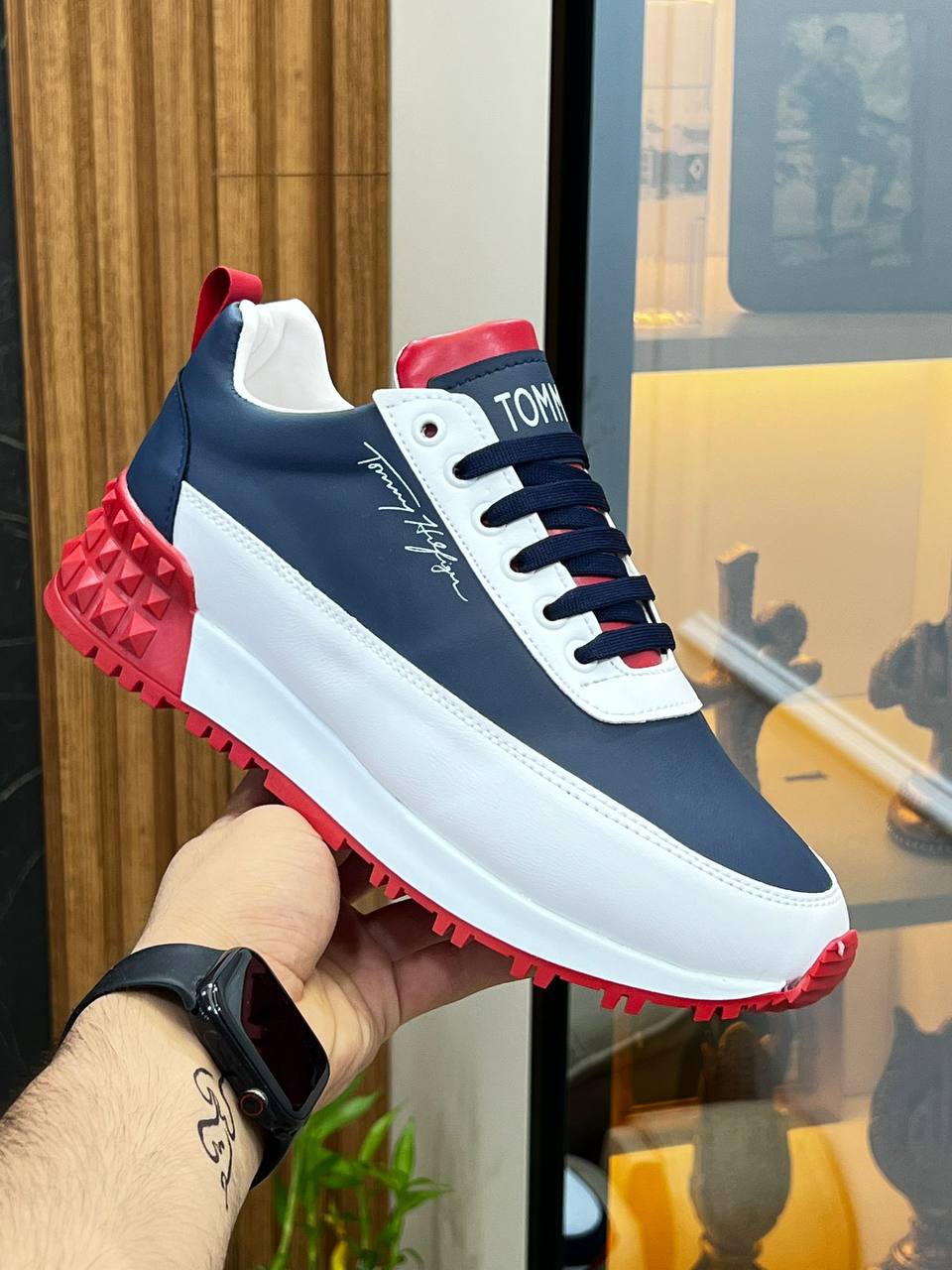 Tommy Sneakers - View 2