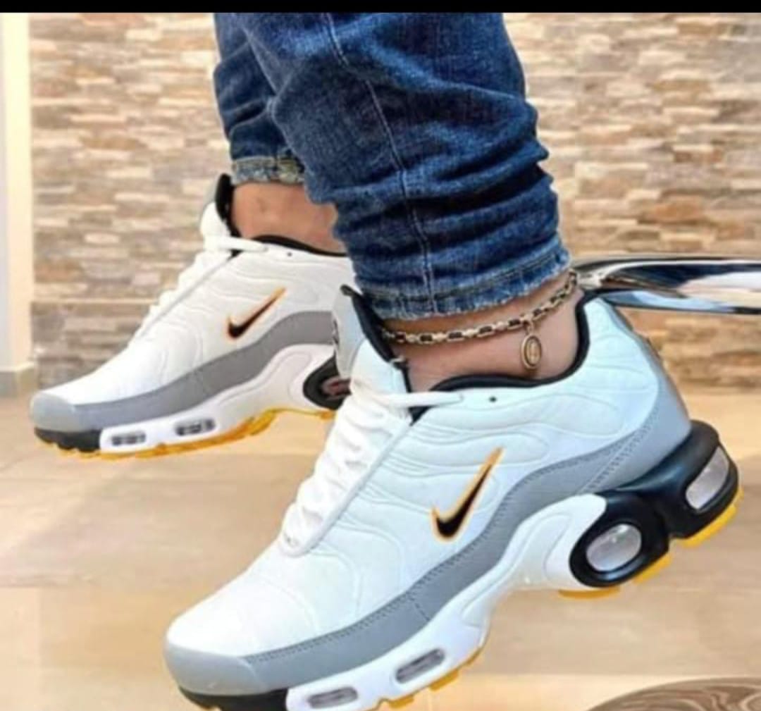 Nike TN - View 3