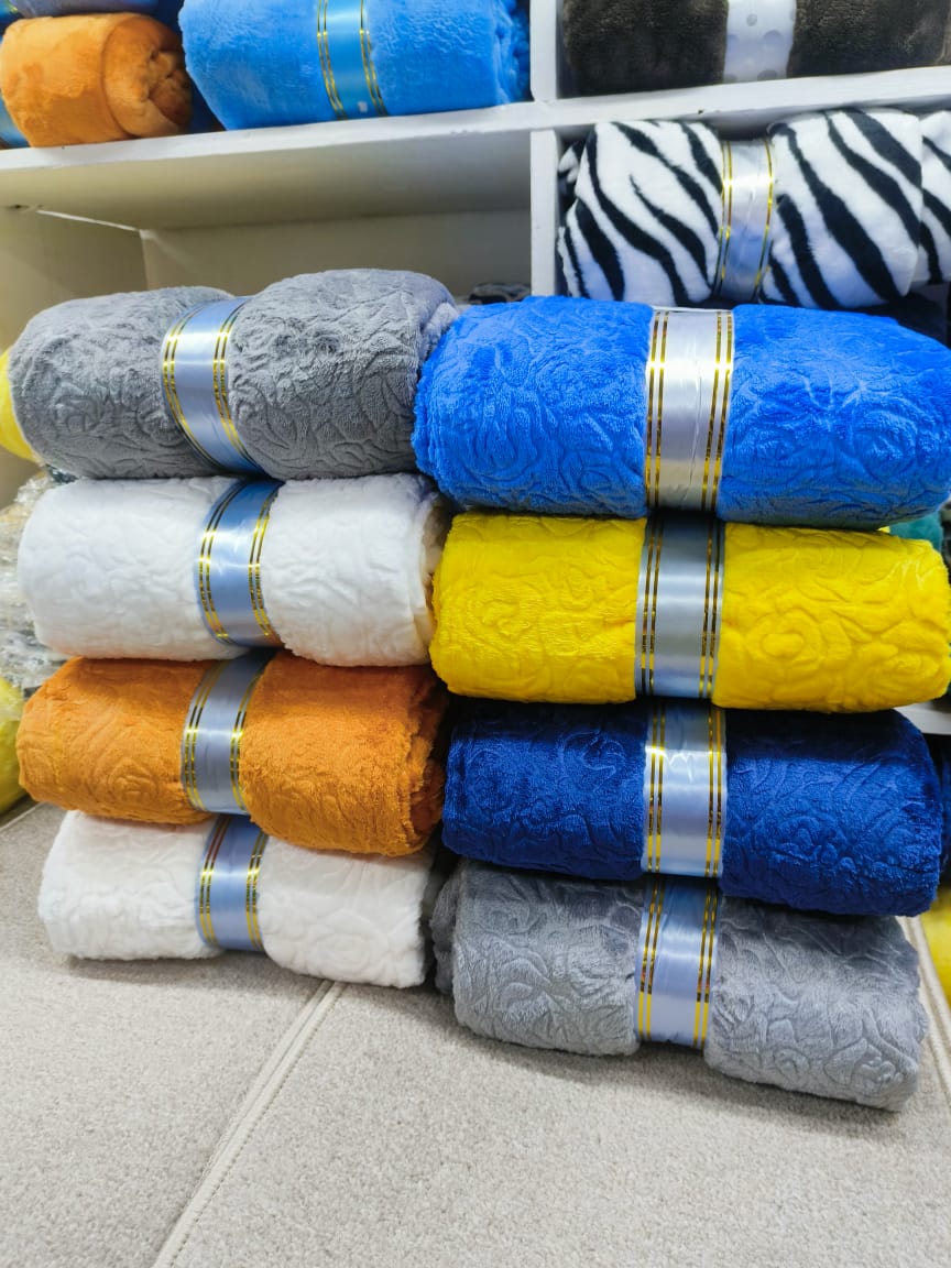 Geometric pattern soft fleece blankets - View 3
